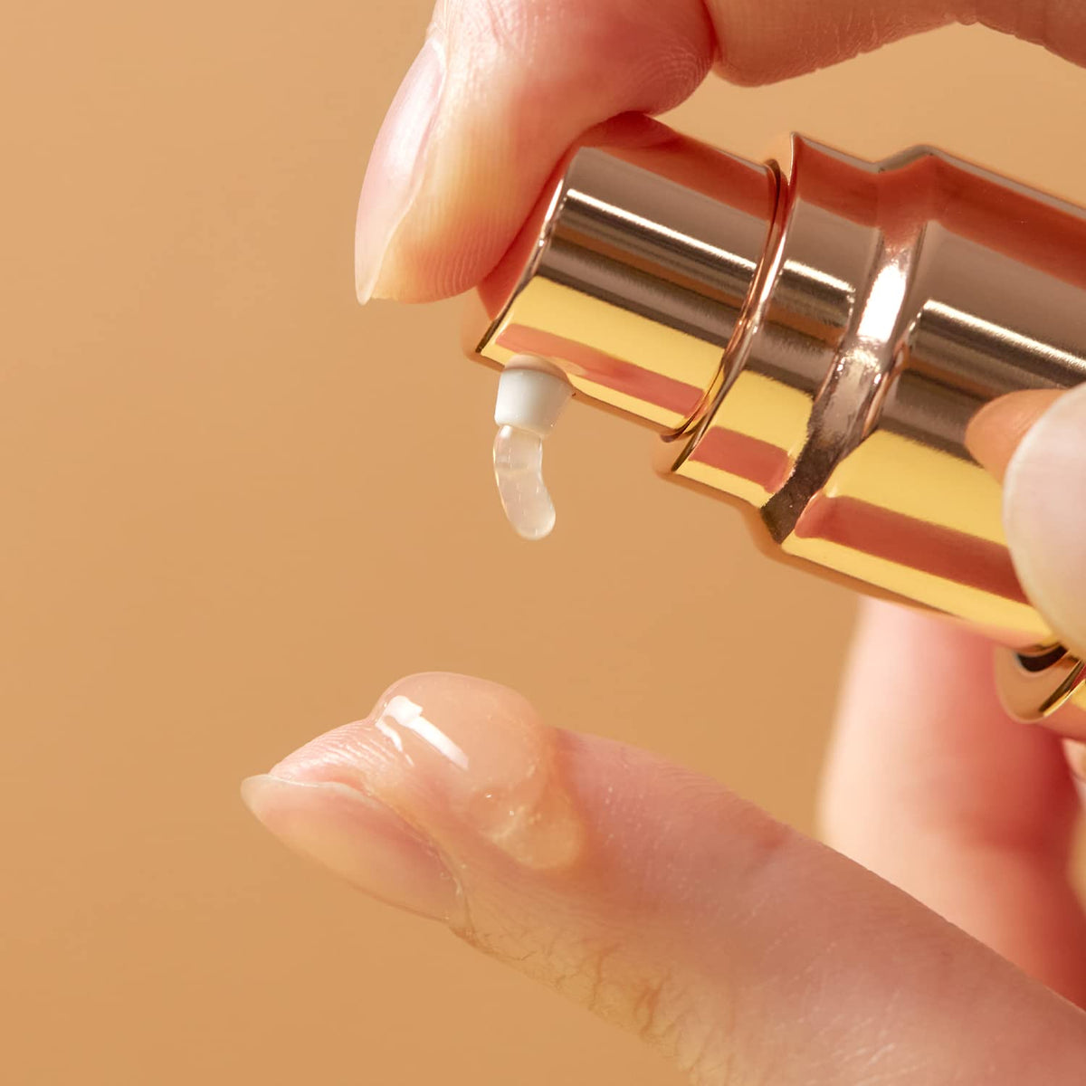 Manyo Bifida Biome Serum pump dispenses for easy, mess-free use
