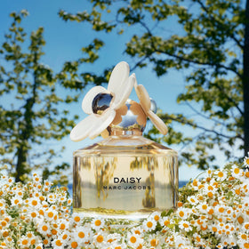 Marc Jacobs Daisy EDT bottle with premium label, ideal for gifting
