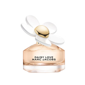 Marc Jacobs Daisy Love top notes cloudberries for a bright, inviting opening.