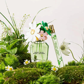 Marc Jacobs Daisy Wild gift set box displaying the three piece collection
