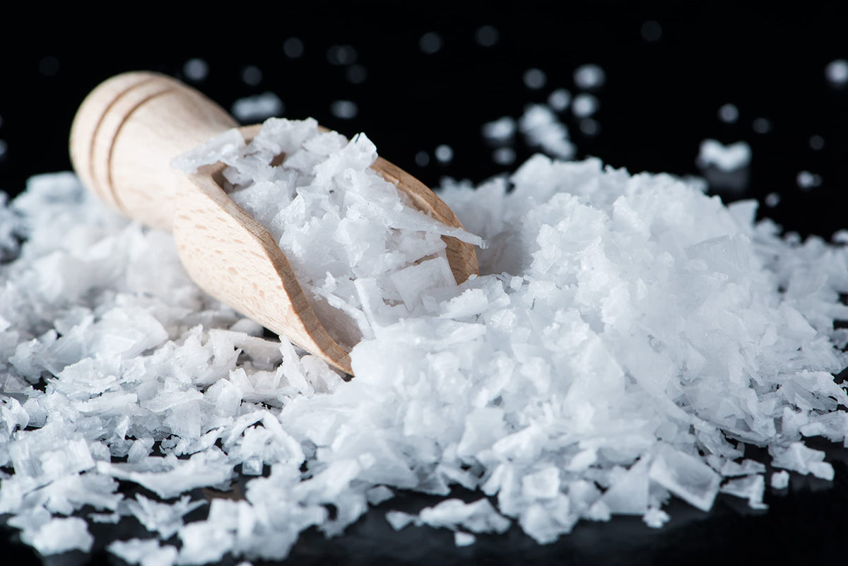 Marco Esra Dead Sea magnesium flakes sleep-support soak setup.