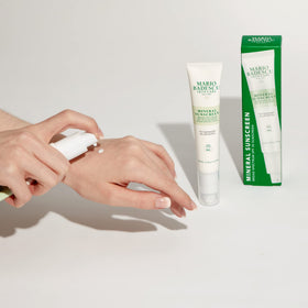 Hyaluronic acid ingredient highlight for skin hydration.