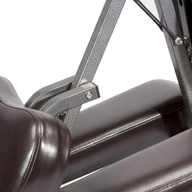 Master Massage Bedford carrying-case facilitates transport between locations