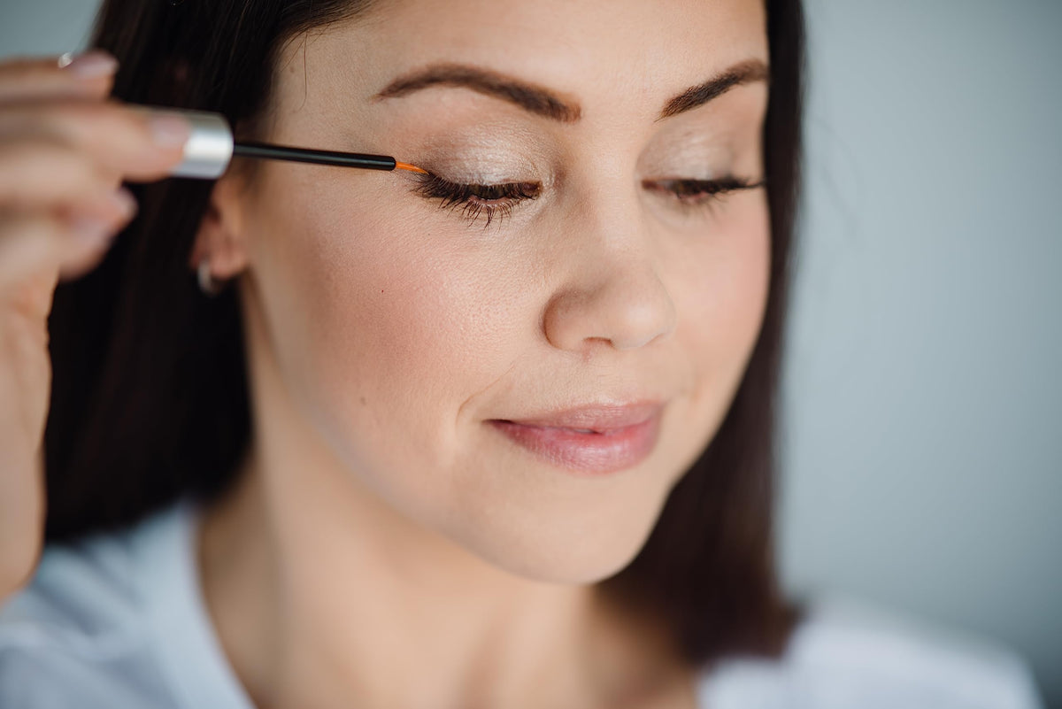 Compatible with lash extensions for seamless integration
