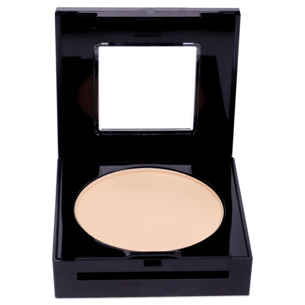 Maybelline Fit Me Set and Smooth Powder Nude Beige application demonstrates blending