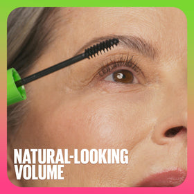 Maybelline Great Lash Mascara Very Black on lashes for bold definition