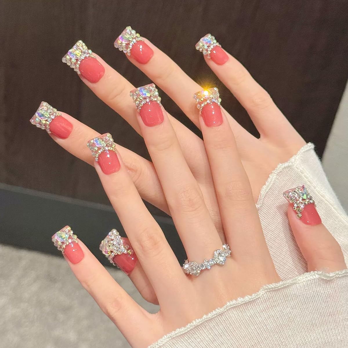 Meemooron Duck Nails kit contents for quick, at-home manicures.