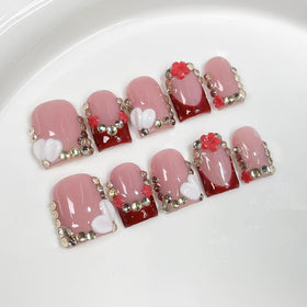 Meemooron easy-apply nails for quick at-home manicures and casual wear.