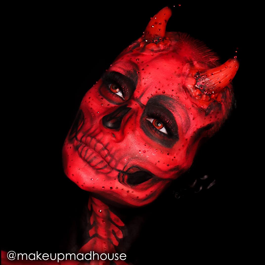 Mehron Paradise Makeup AQ Beach Berry application on skin for bold body art.