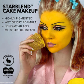 Mehron StarBlend wet/dry application sponge for seamless blending.