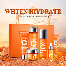 MEIYUANNAISI Vitamin C Toner smooths texture and preps skin for serum.