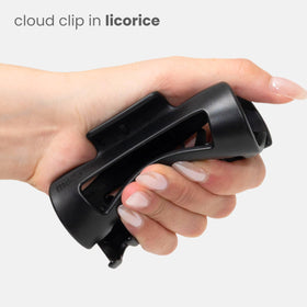 MELLO hair claw clip close-up CloudFlex material highlights flexible, durable grip.