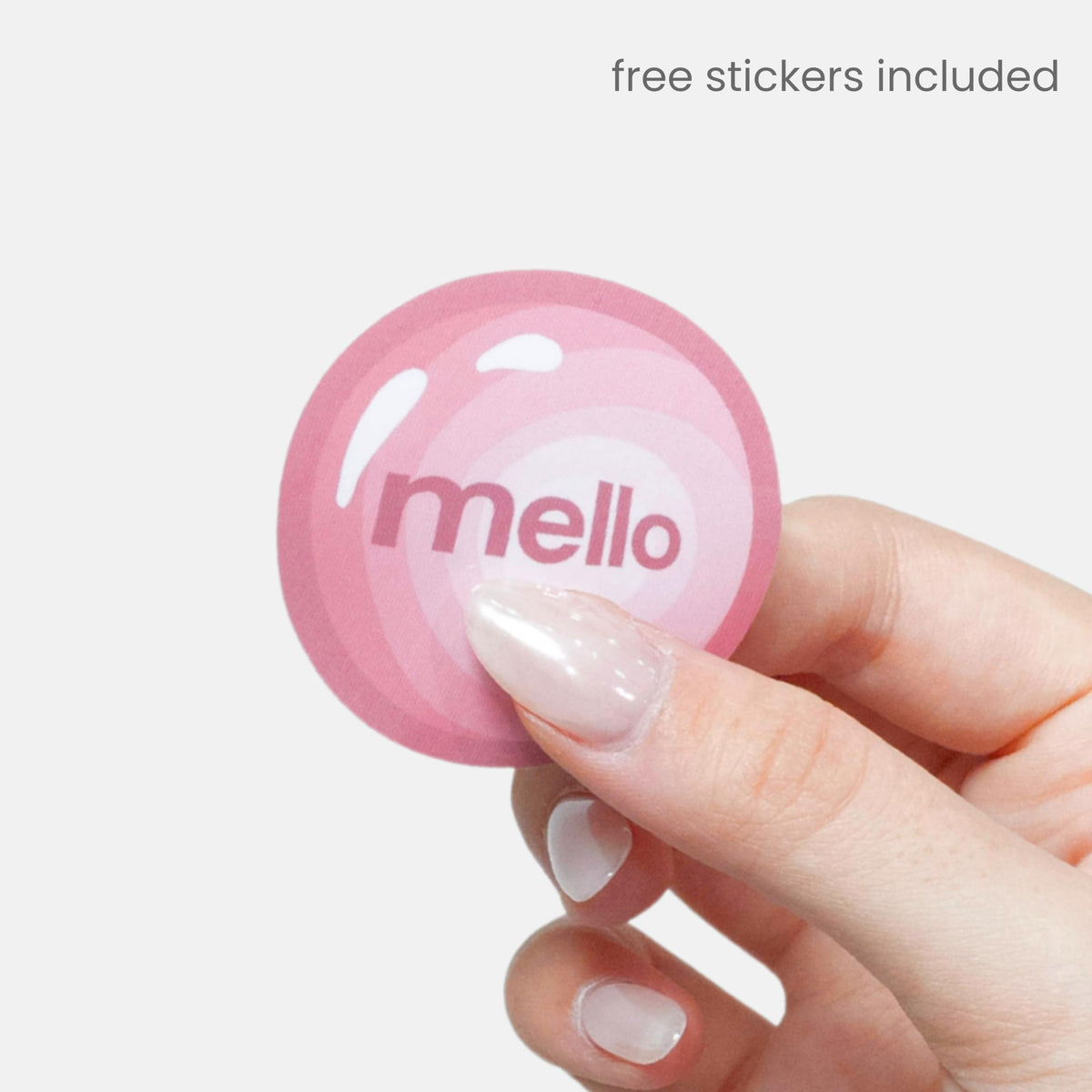 MELLO hair claw clip daily-use lifestyle photo highlighting comfortable all-day wear.