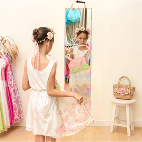 MEPIG travel-friendly foldable mirror fits in a bag.