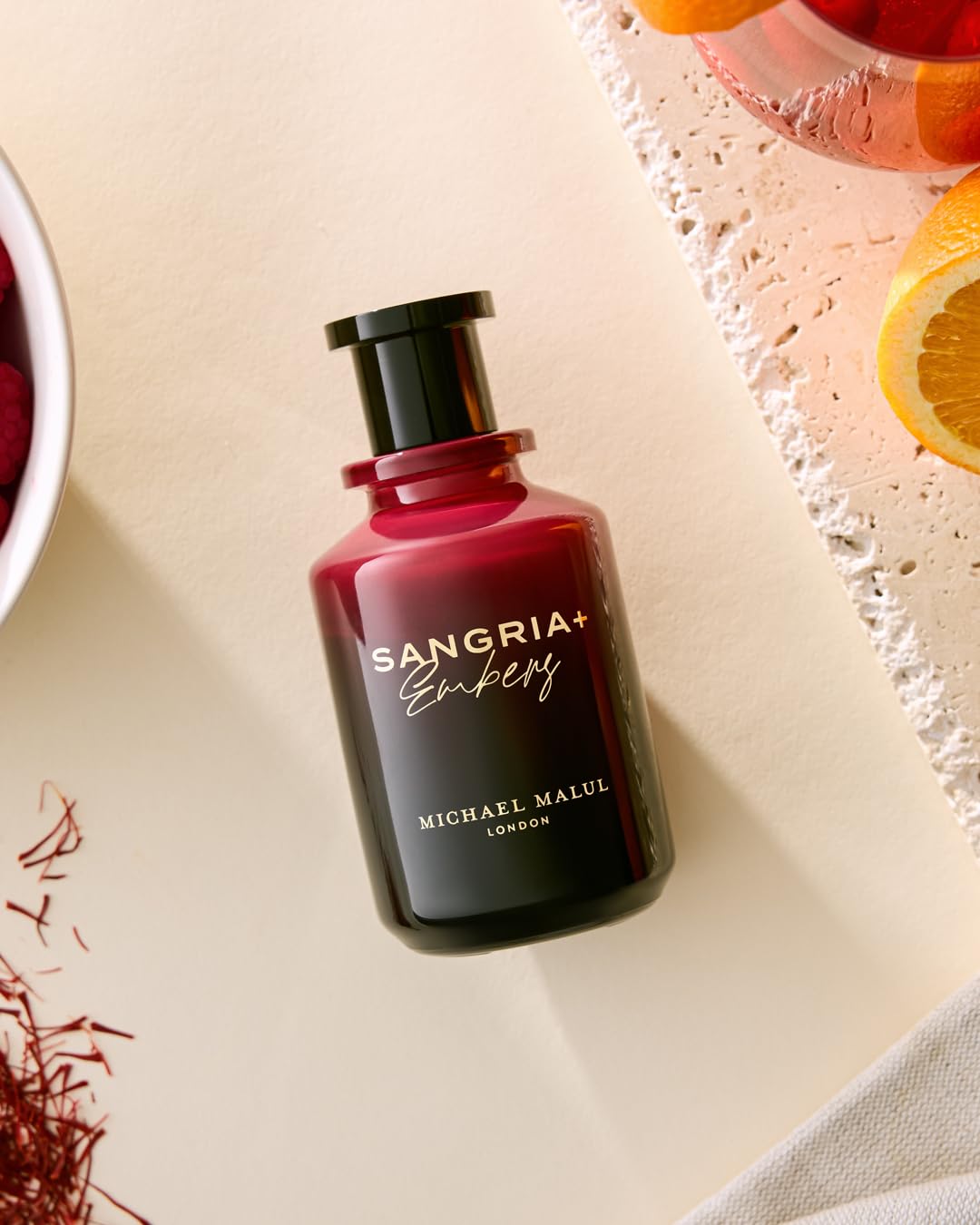 Base notes: amber, cashmeran, sandalwood, tonka bean for warmth