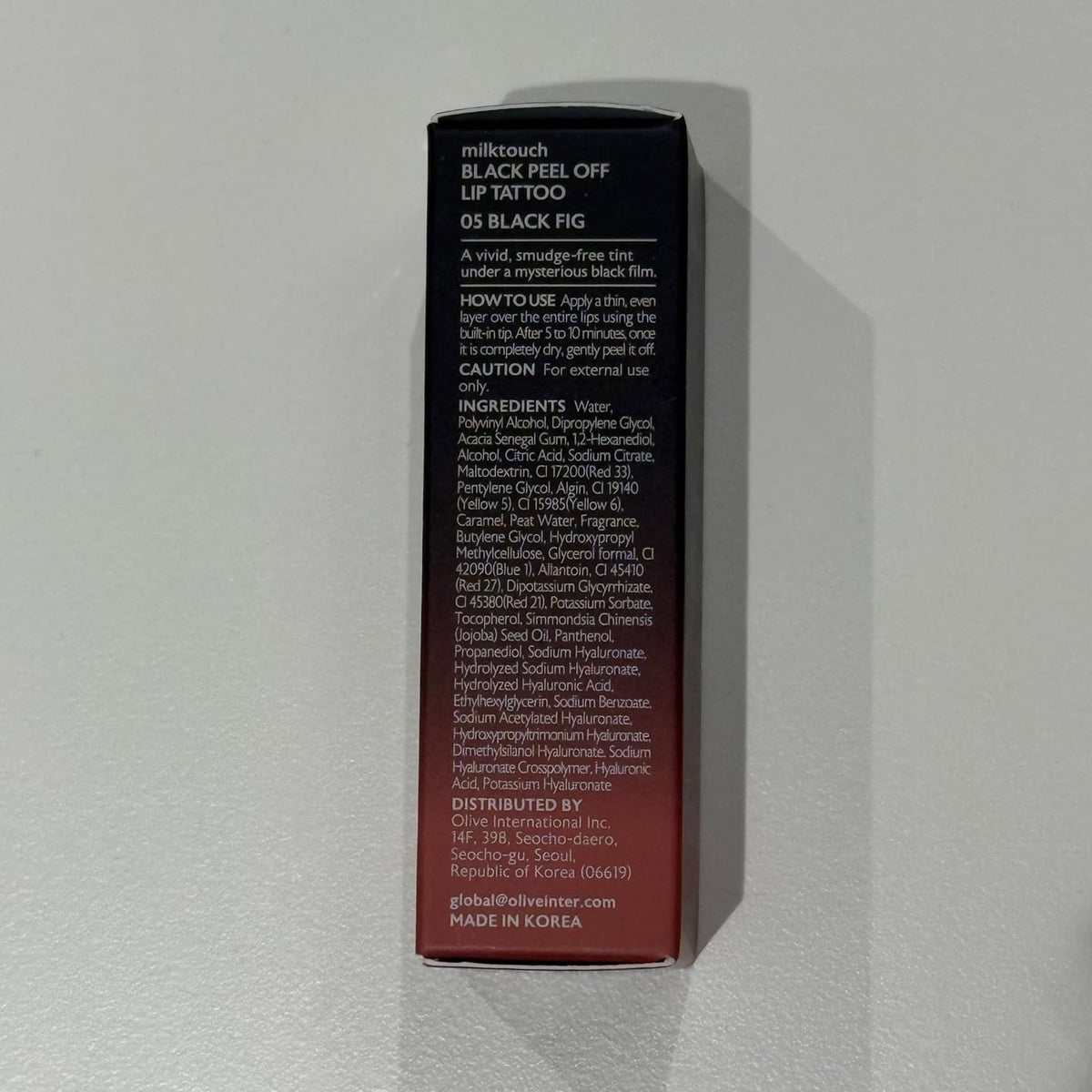 MILKTOUCH dual-use applicator enables full lip or precise liner looks