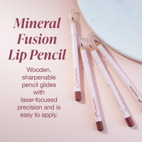 Mineral Fusion Lip Pencil Splendid swatch delivers velvety color for defined lips.