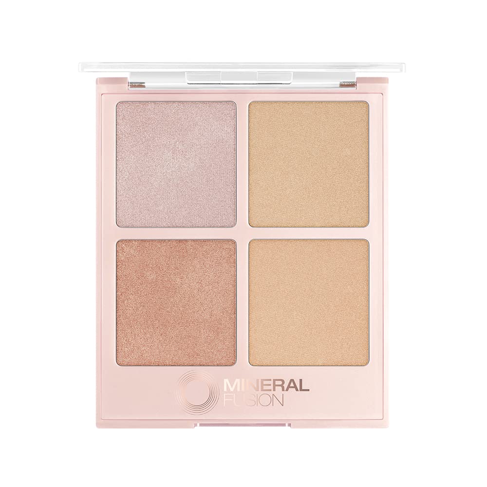Mineral Fusion Stargazing highlighter palette closed for a natural daytime glow