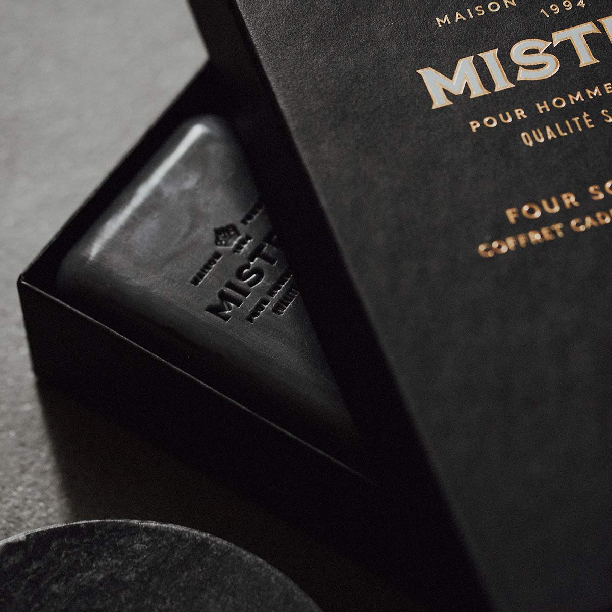 Mistral gift packaging in an elegant box, ideal for gifting.