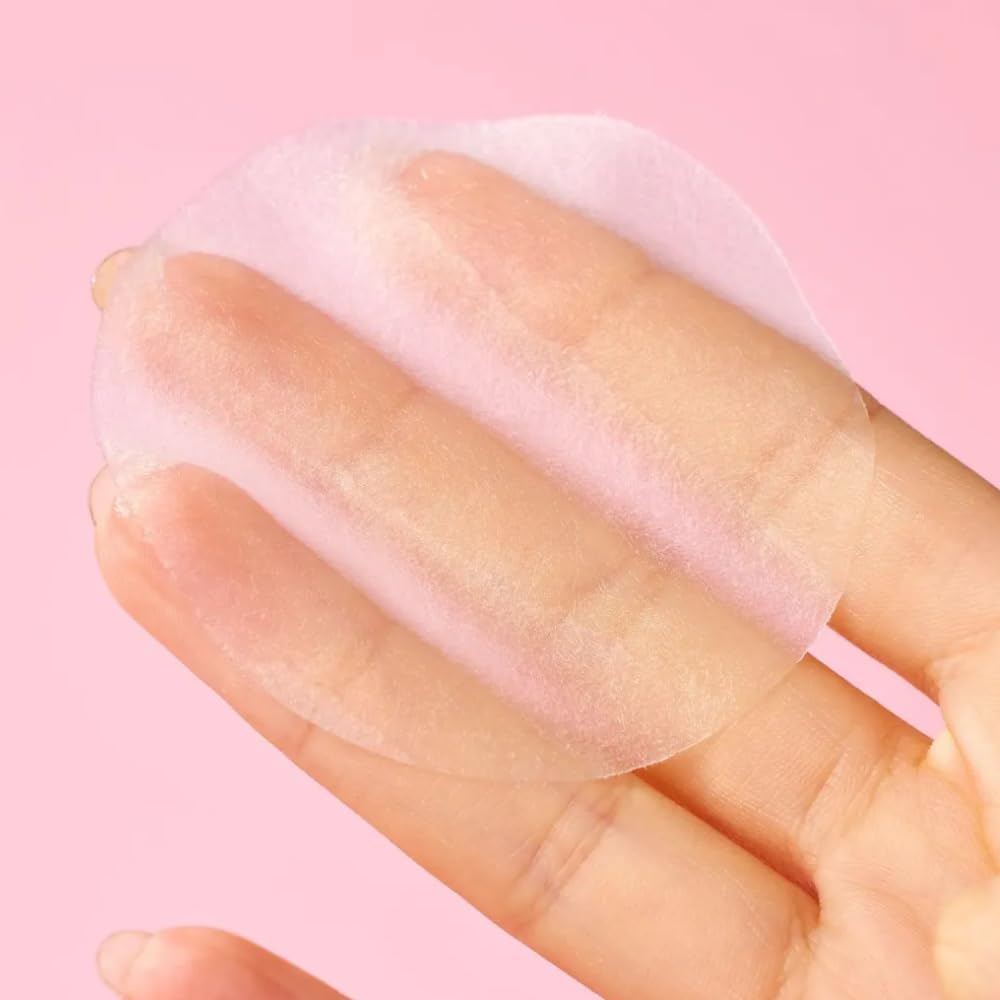 Mixsoon Collagen Toner Pad close-up of pre-soaked pad used for daily care.