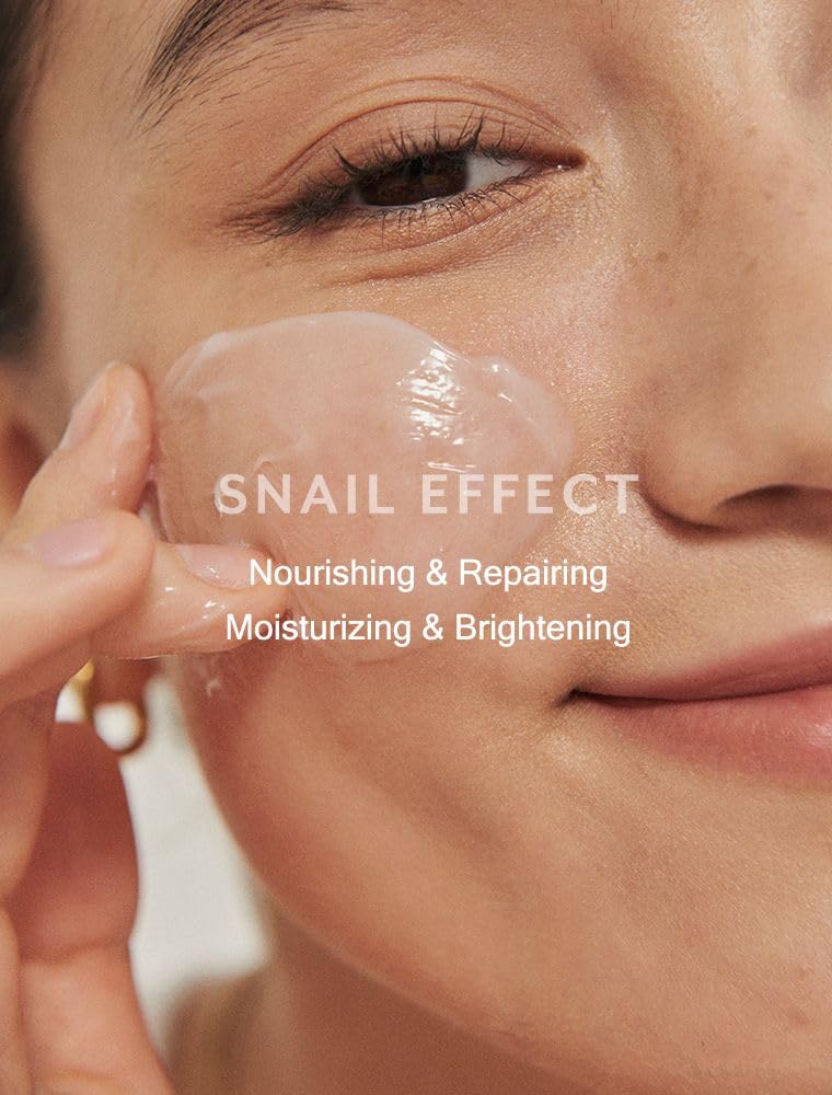 MIZON Snail Mucin Texture closeup shows creamy nourishing consistency.