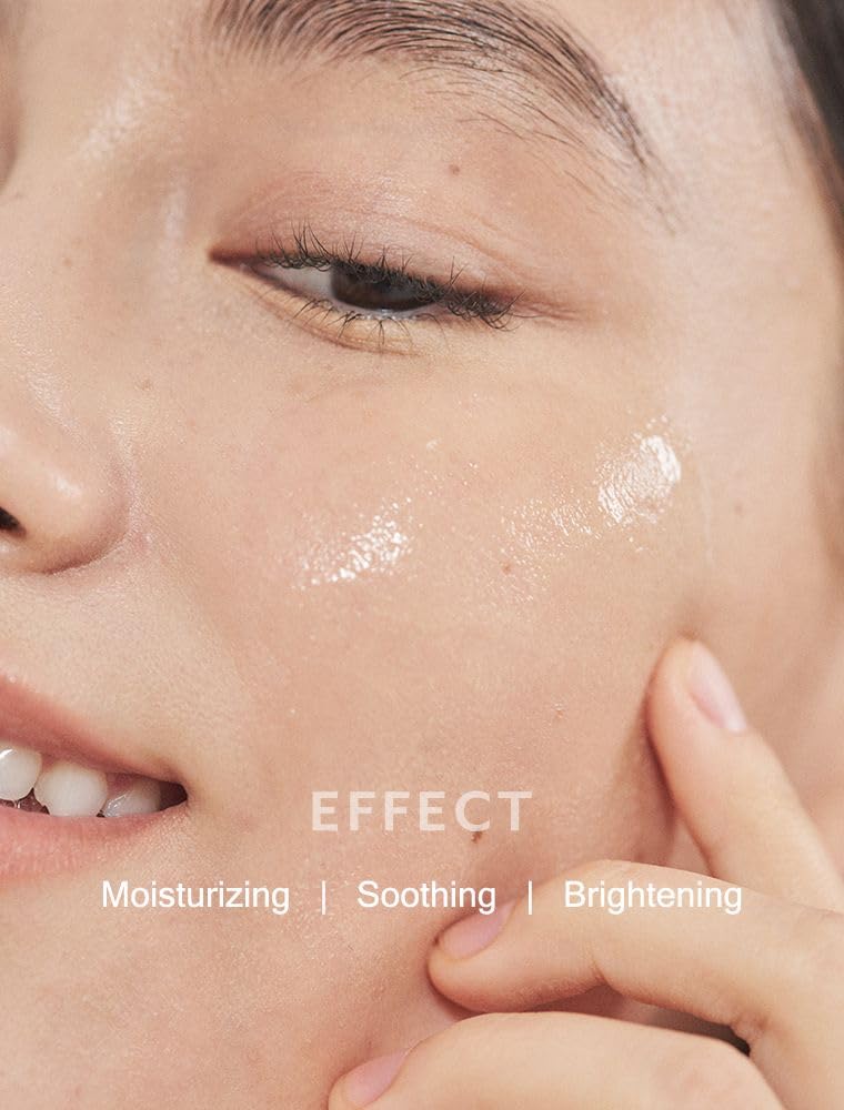 MIZON Peptide 500 serum swirl texture highlights lightweight, fast-absorbing formula