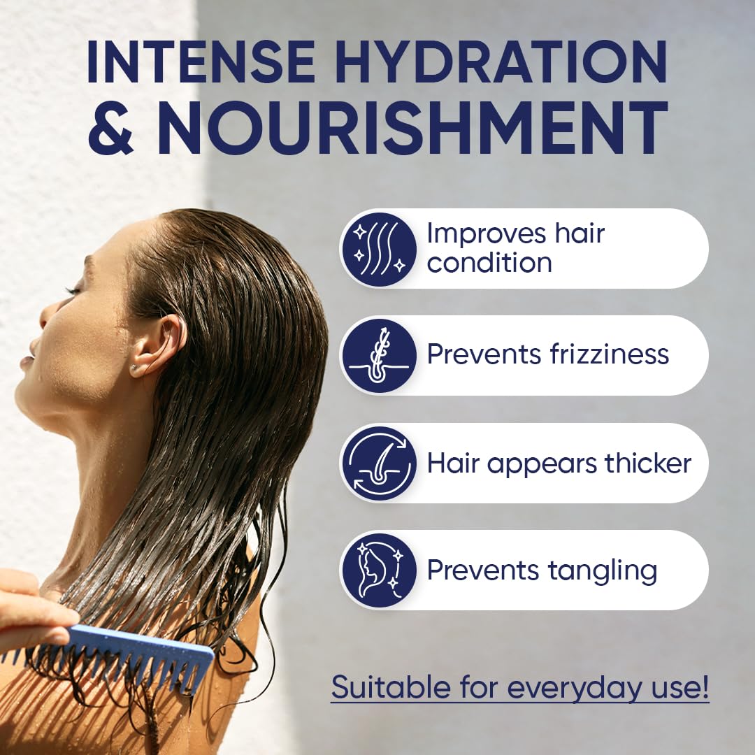 Moerie Mineral Hair Growth Mask texture close-up highlights silky, luxurious slip.