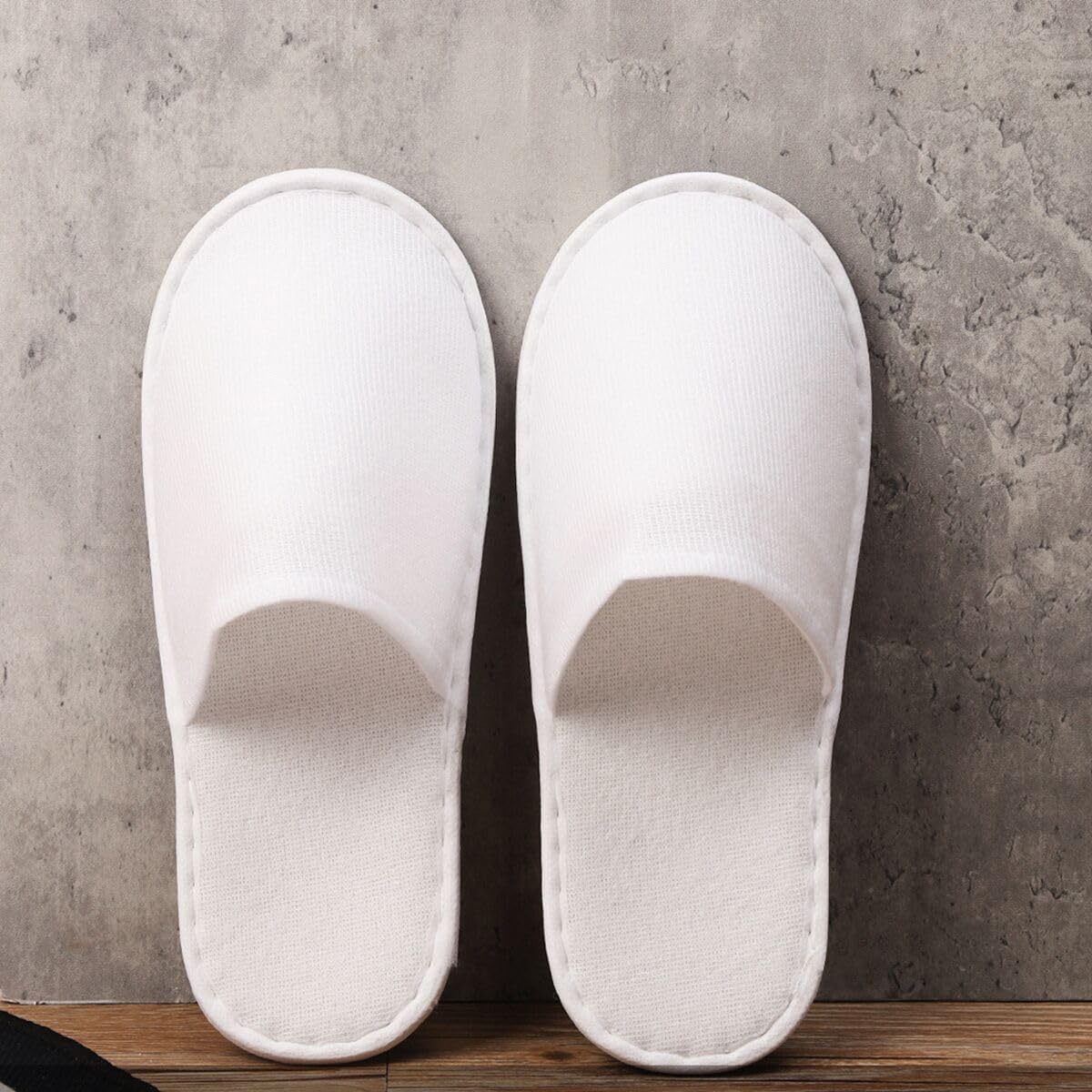MofivKce one-size fit for US men's 10 and women’s 11.