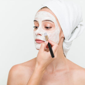 Molain multi-use brush for lashes and pores.