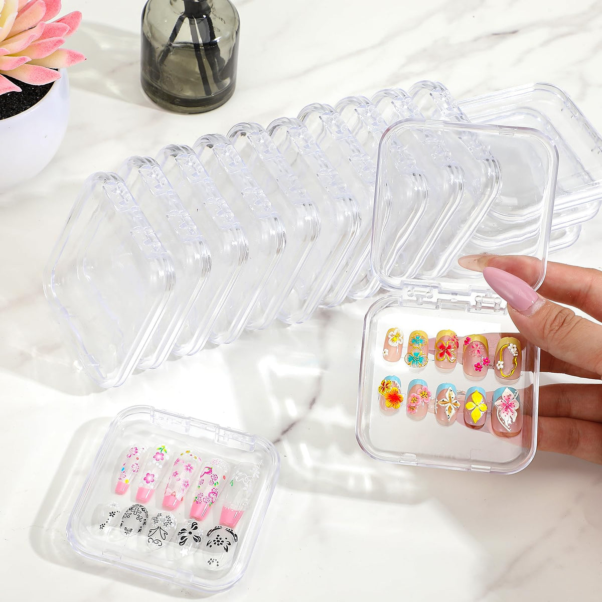 Molain tape-inclusive packaging helps secure displays quickly.