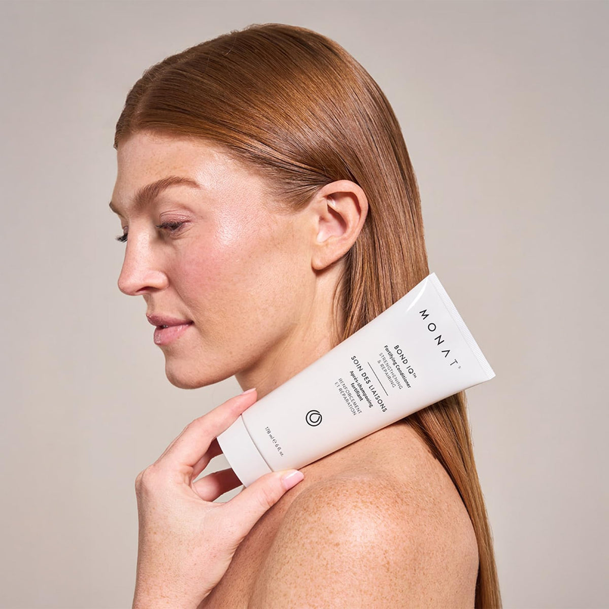 MONAT Bond IQ REJUVENIQE oil blend delivers softness and shine.