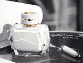 Montblanc Signature EDP packaging box; ideal gift-ready presentation.