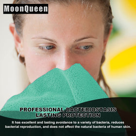 MOONQUEEN travel-friendly cloth for easy touch-ups anywhere.