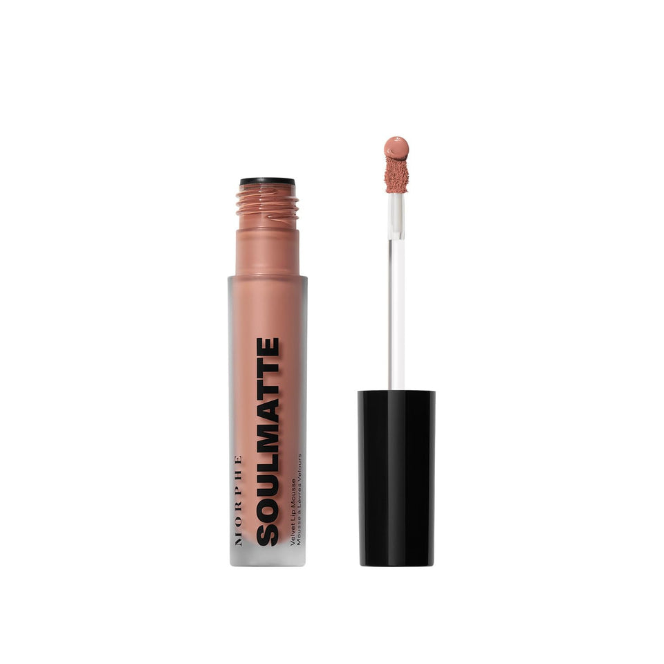 Morphe Soulmatte air-whipped texture delivers featherlight color and comfortable wear.