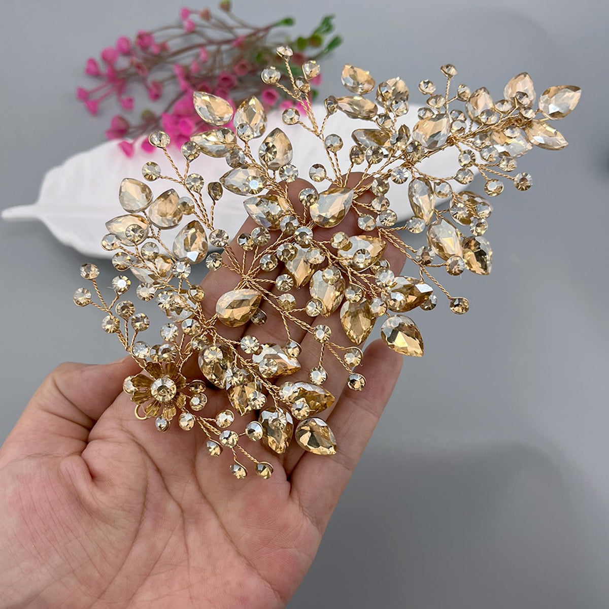 Mpoikba lightweight bridal hair band comfortable for long celebrations
