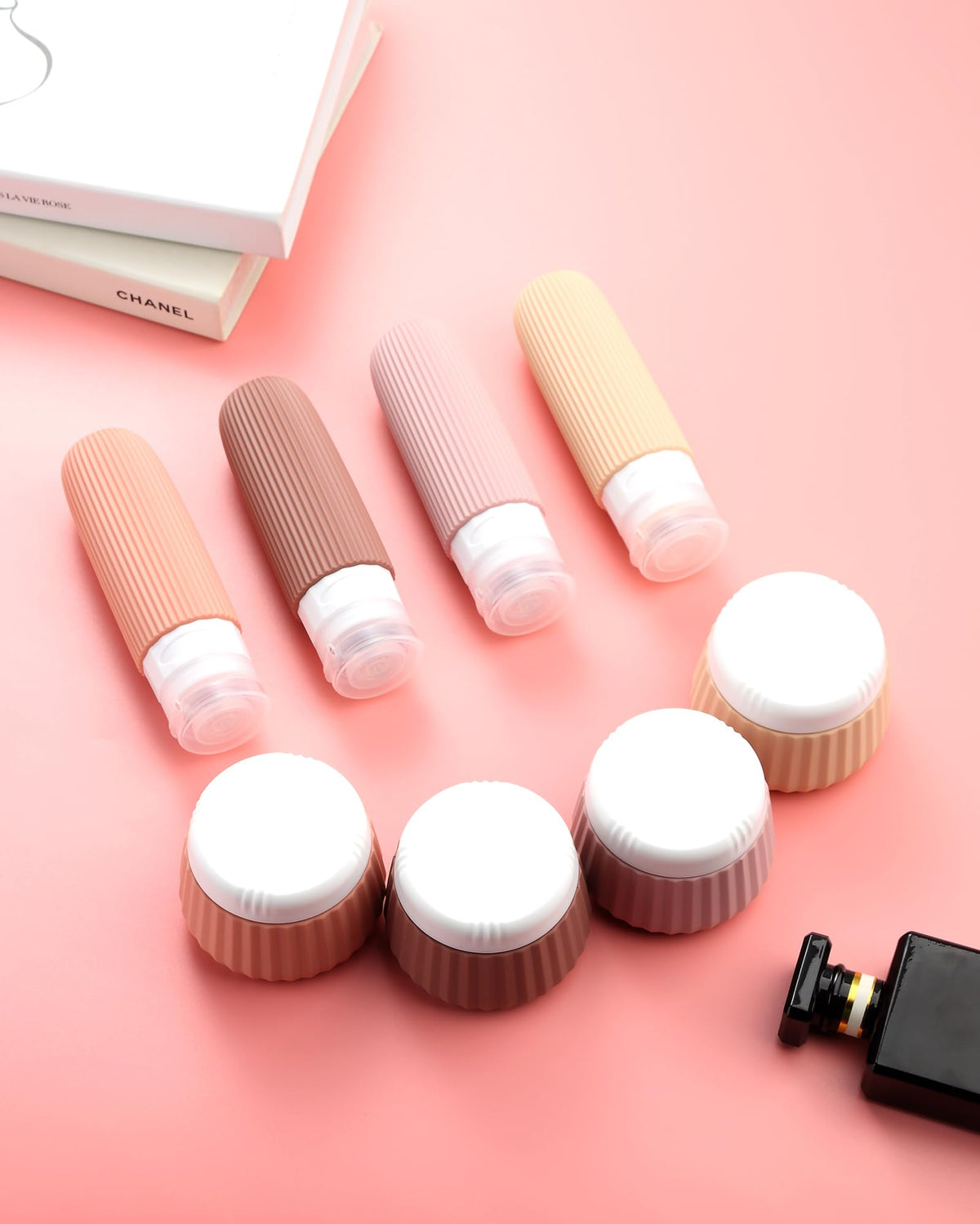 Mrsdry leak-proof closure protects luggage from spills during travel.