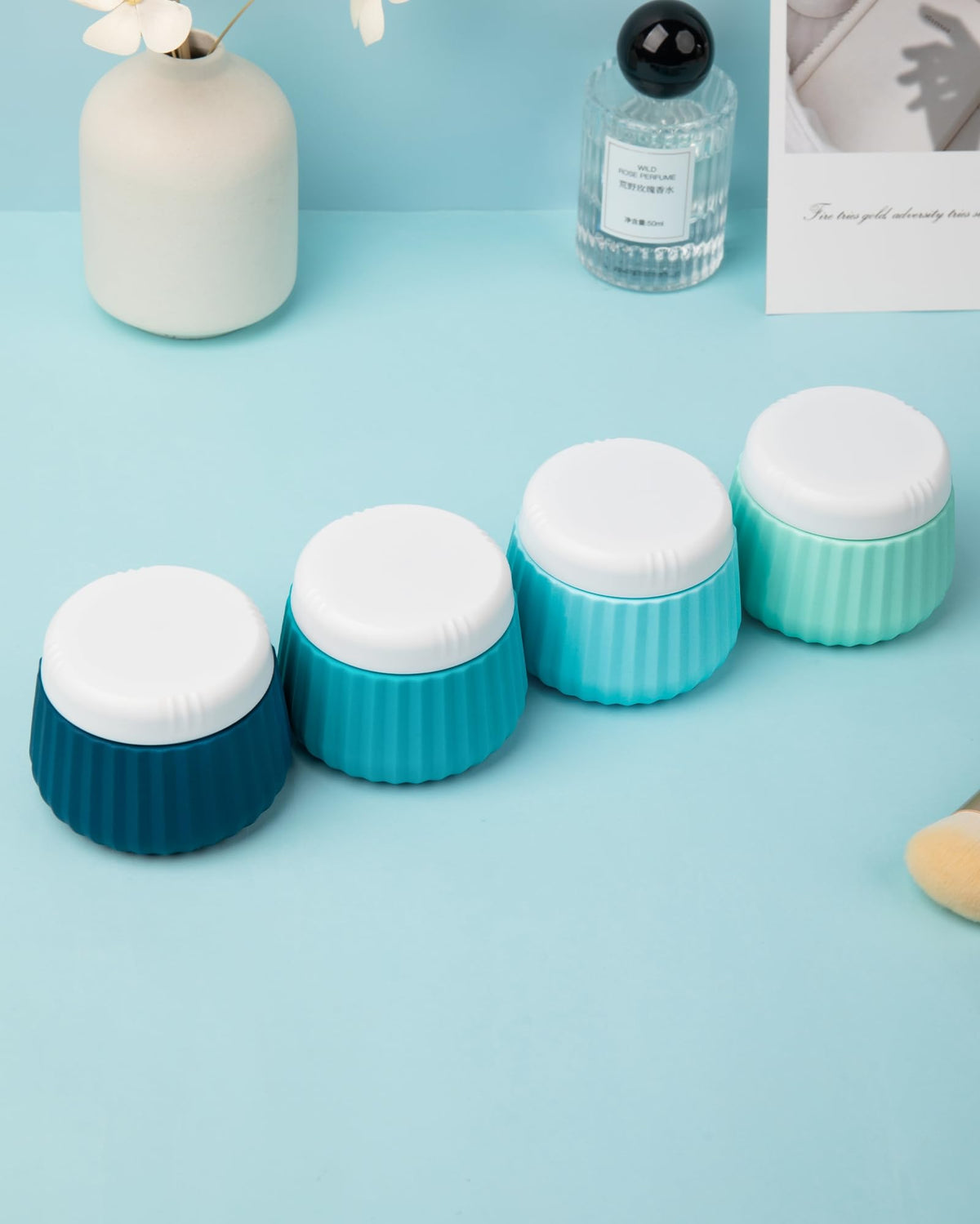 Mrsdry soft silicone body protects contents and resists wear.