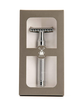 MÜHLE Traditional R41 open comb teeth close-up guiding hair to blade