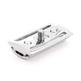 MÜHLE Traditional R89 blade angle closeup enabling close shaves.