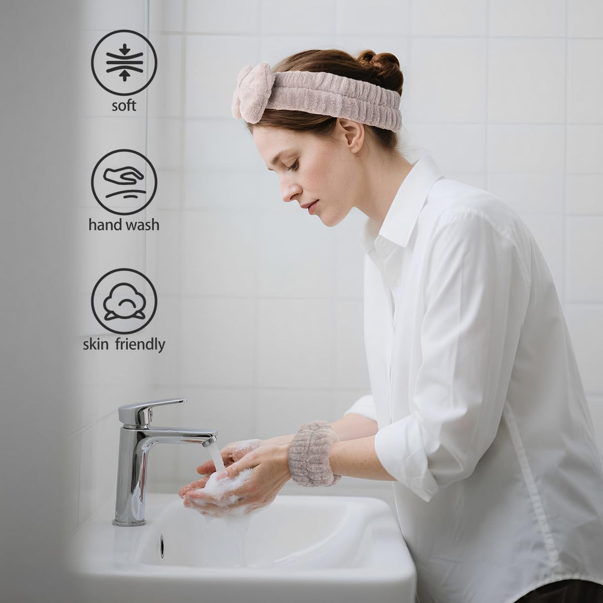 MULTIONS reusable cotton rounds offer gentle makeup removal and skincare prep.