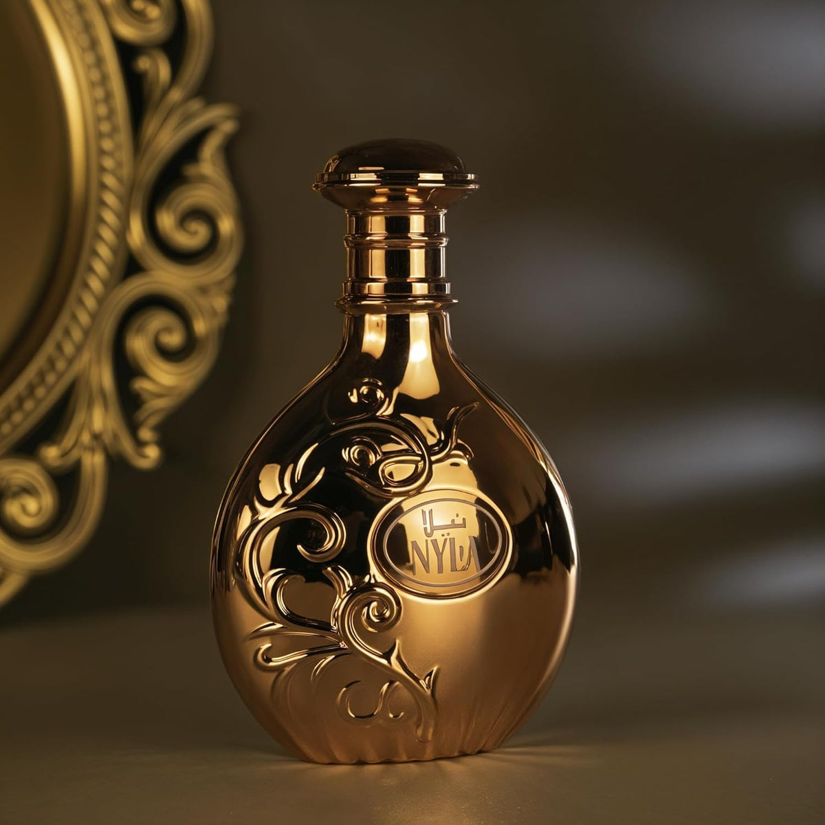 Arabesque packaging reflects Middle Eastern artistry for a refined perfume experience