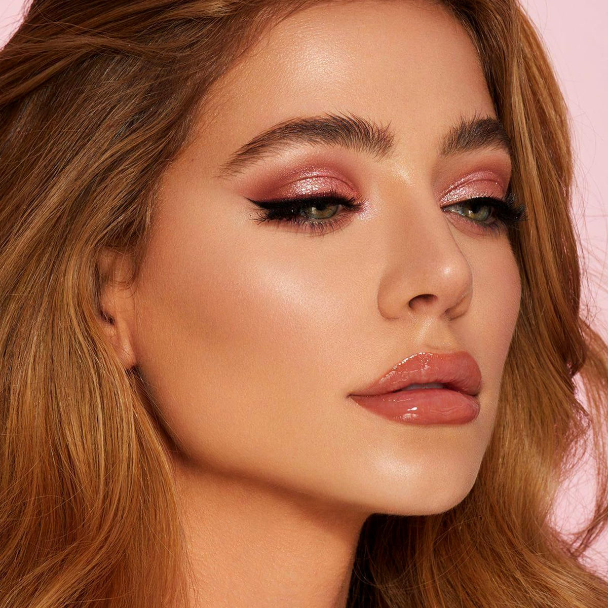 MYSTER ROSEY Create natural to smoky looks with this versatile palette