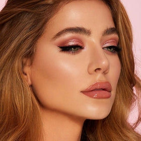 MYSTER ROSEY Create natural to smoky looks with this versatile palette