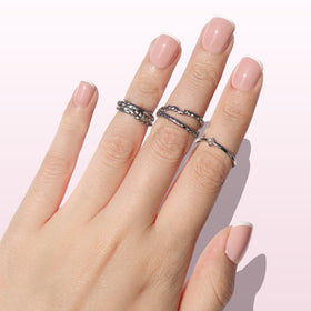 Thirty nails in fifteen sizes laid out for a natural, customized fit.