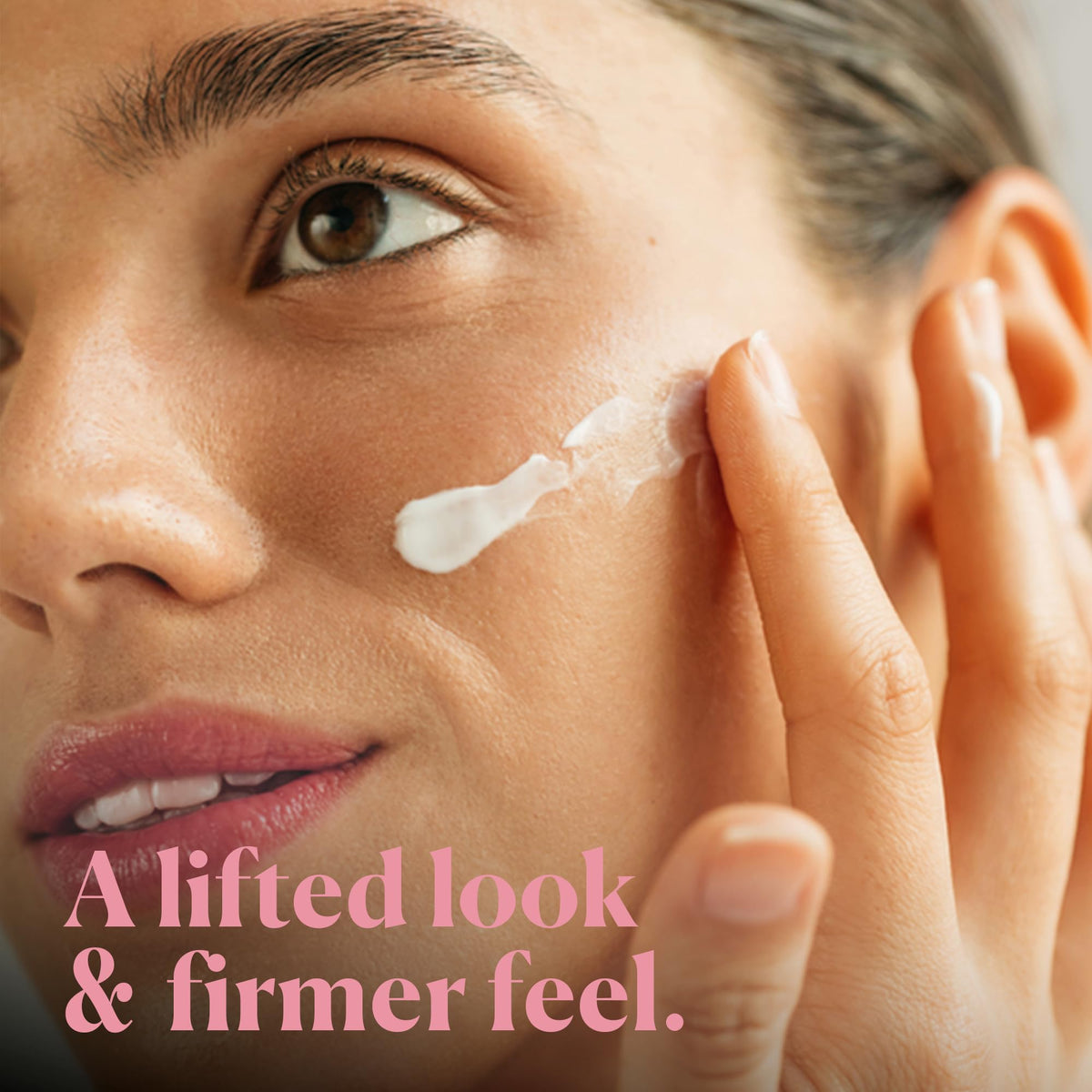 Nakery Lift-Tox cream texture close-up highlights memory foam feel for lifting effect.