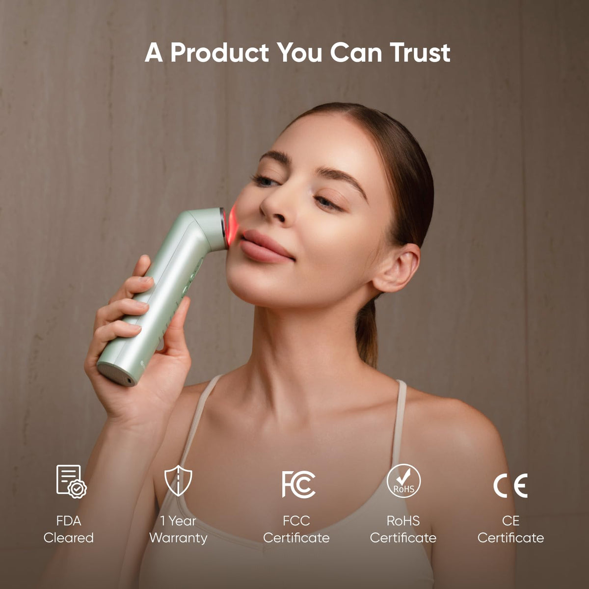Nanoleaf Wand near-infrared light supports skin vitality and deeper penetration.