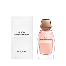 Narciso Rodriguez All Of Me spray-dispense demonstrates easy, even application for lasting scent