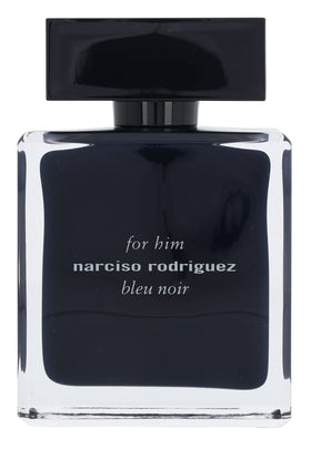 Narciso Rodriguez Him Bleu Noir spray action for easy application