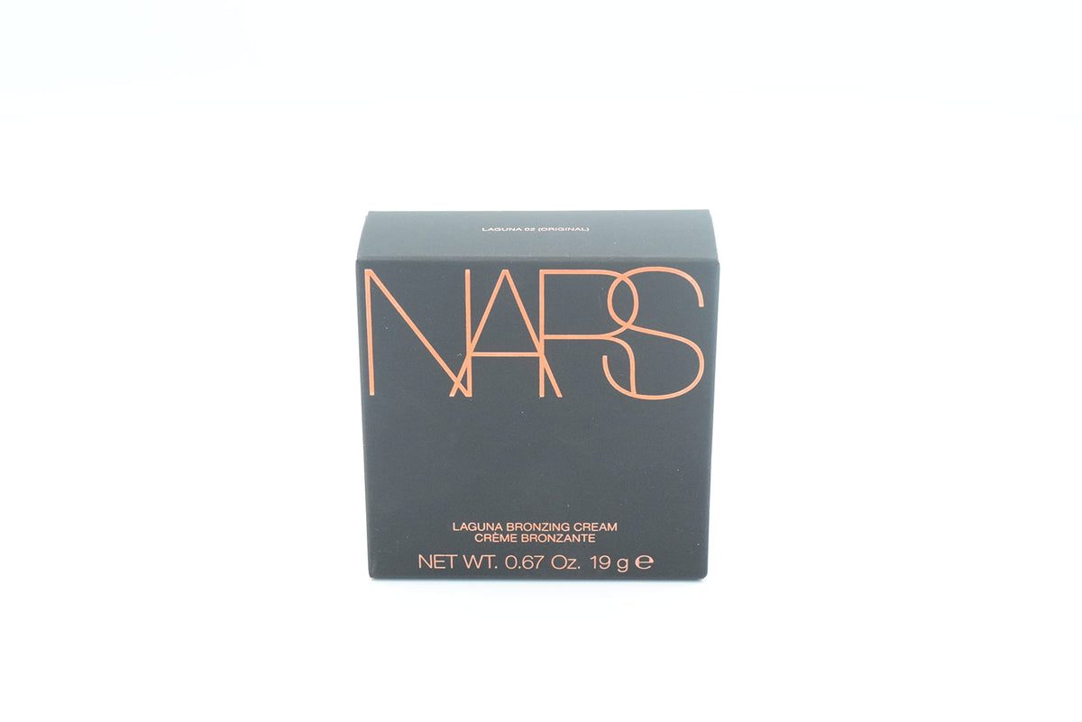NARS Laguna Bronzing Cream 02 cream-to-powder finish close-up delivers hydrated glow.