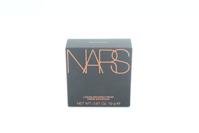 NARS Laguna Bronzing Cream 02 cream-to-powder finish close-up delivers hydrated glow.